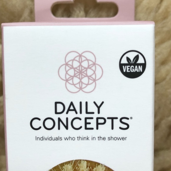 Daily Concepts Facial Brush - Picture 4 of 6